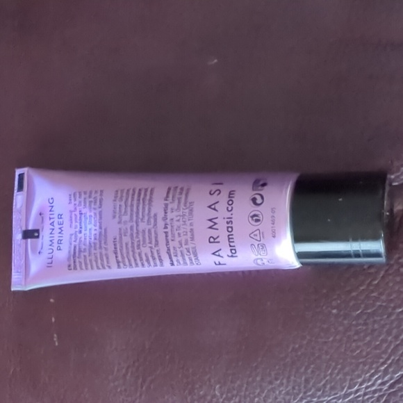 Primer. Pre-makeup for a beautiful finish! - Picture 4 of 8